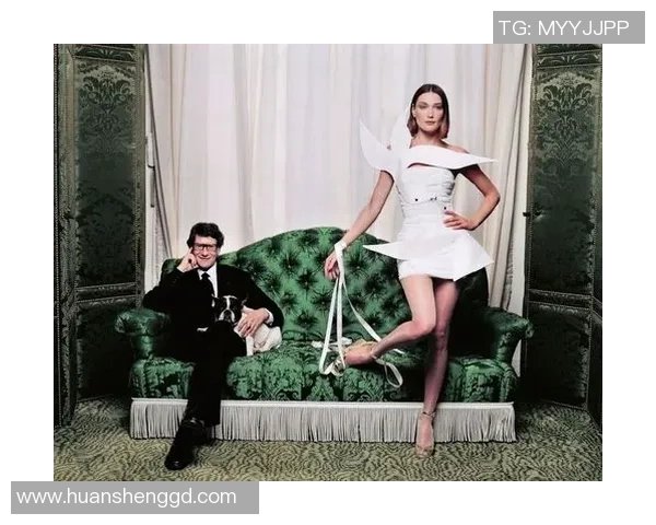 探索YSL足球的魅力与时尚交融之旅，感受运动与艺术的完美结合